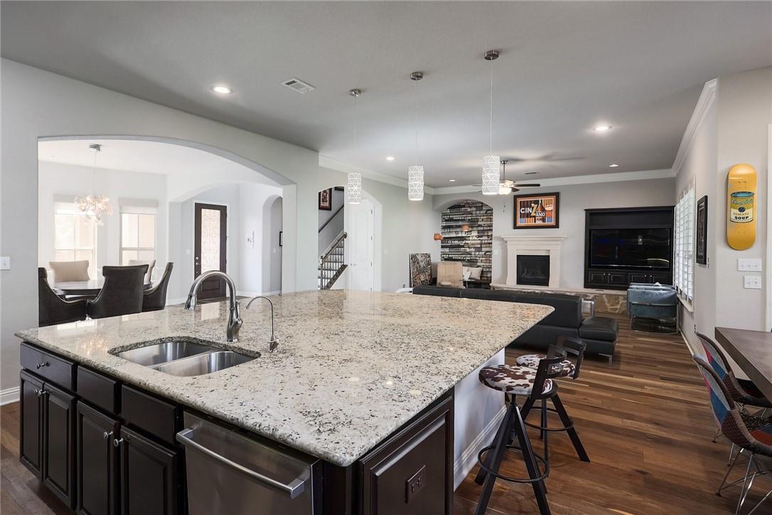 304 Duffy LN