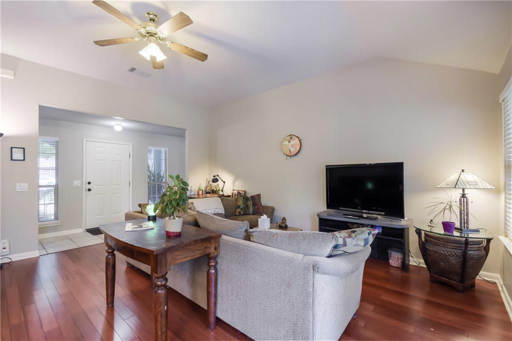 1252 Lacey Oak LOOP