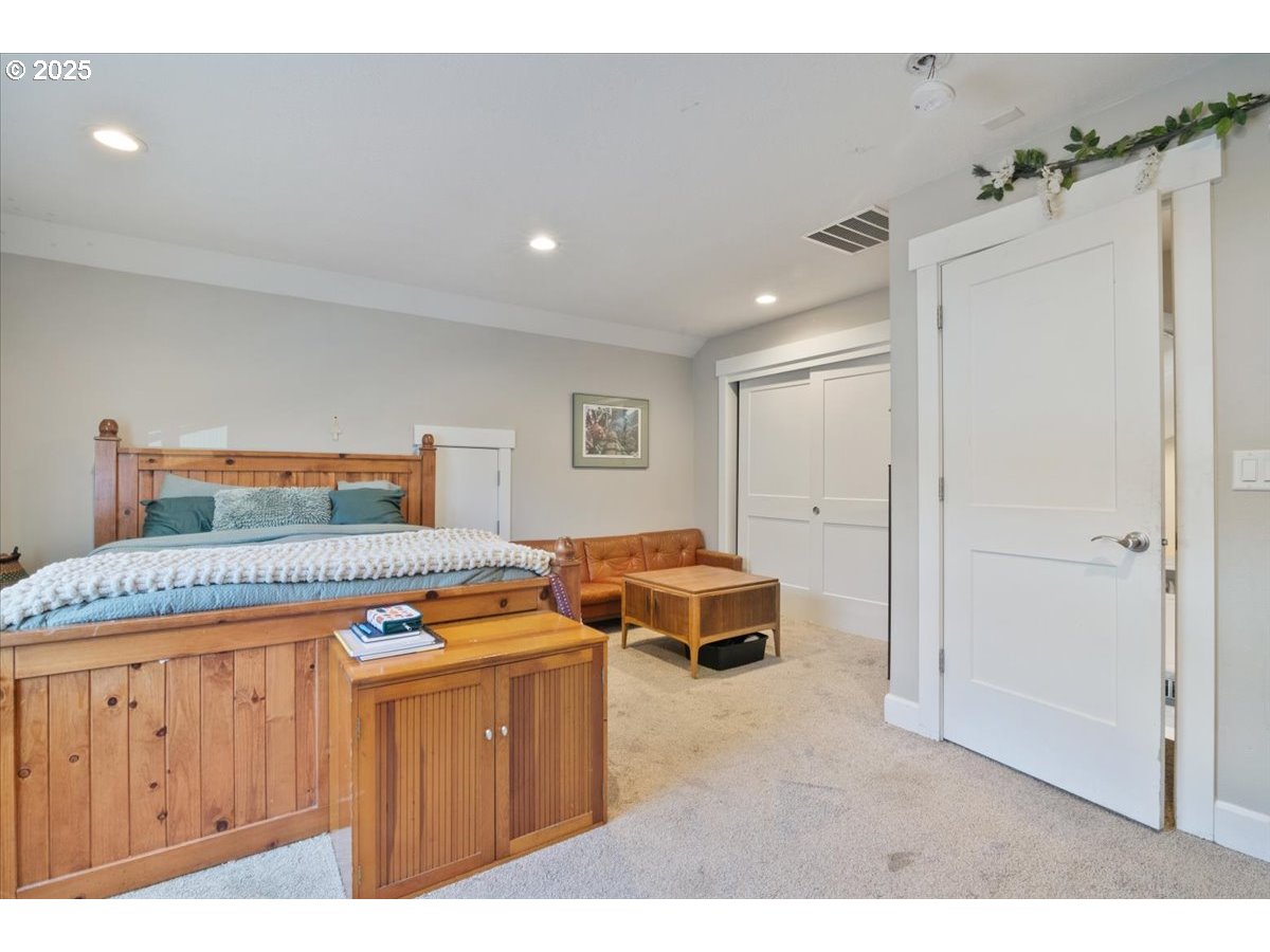 1331 OSPREY AVE SE
