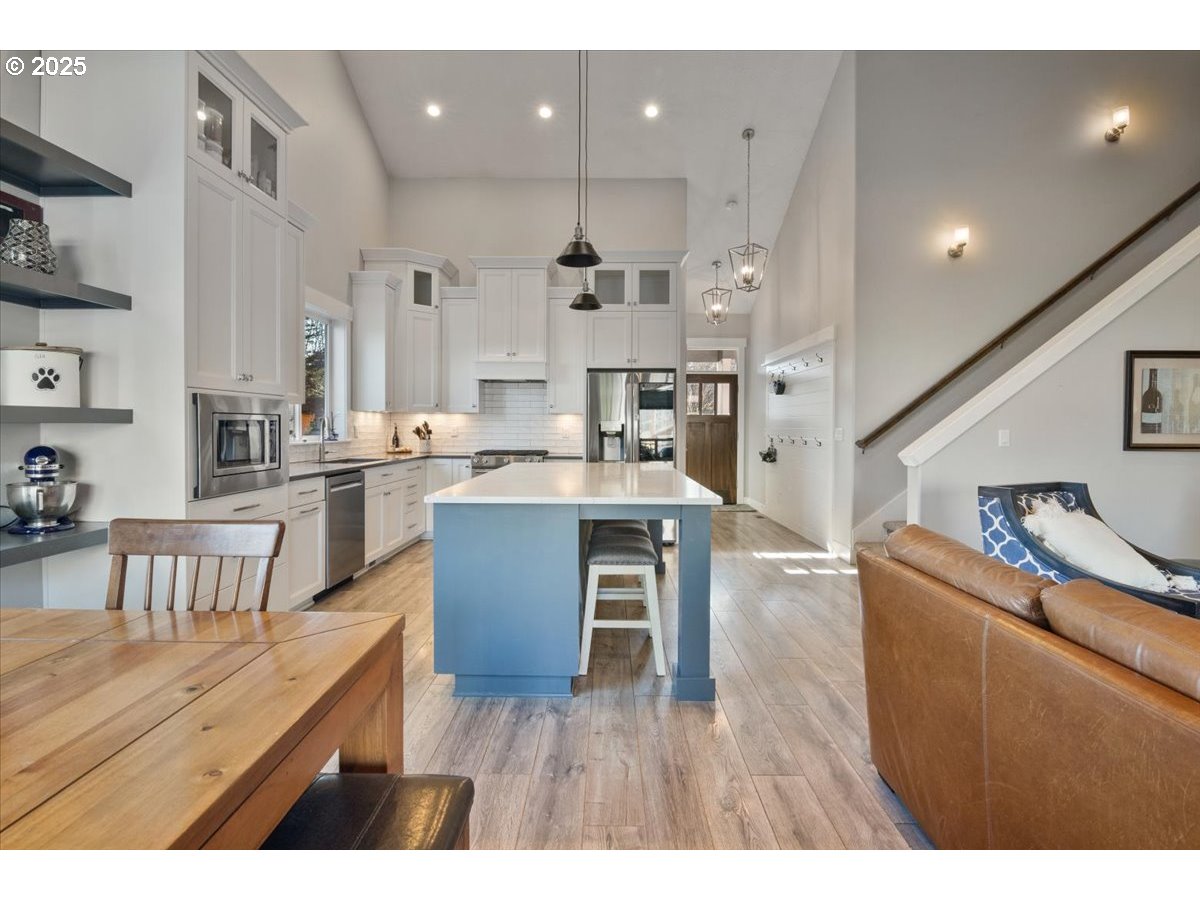 1331 OSPREY AVE SE