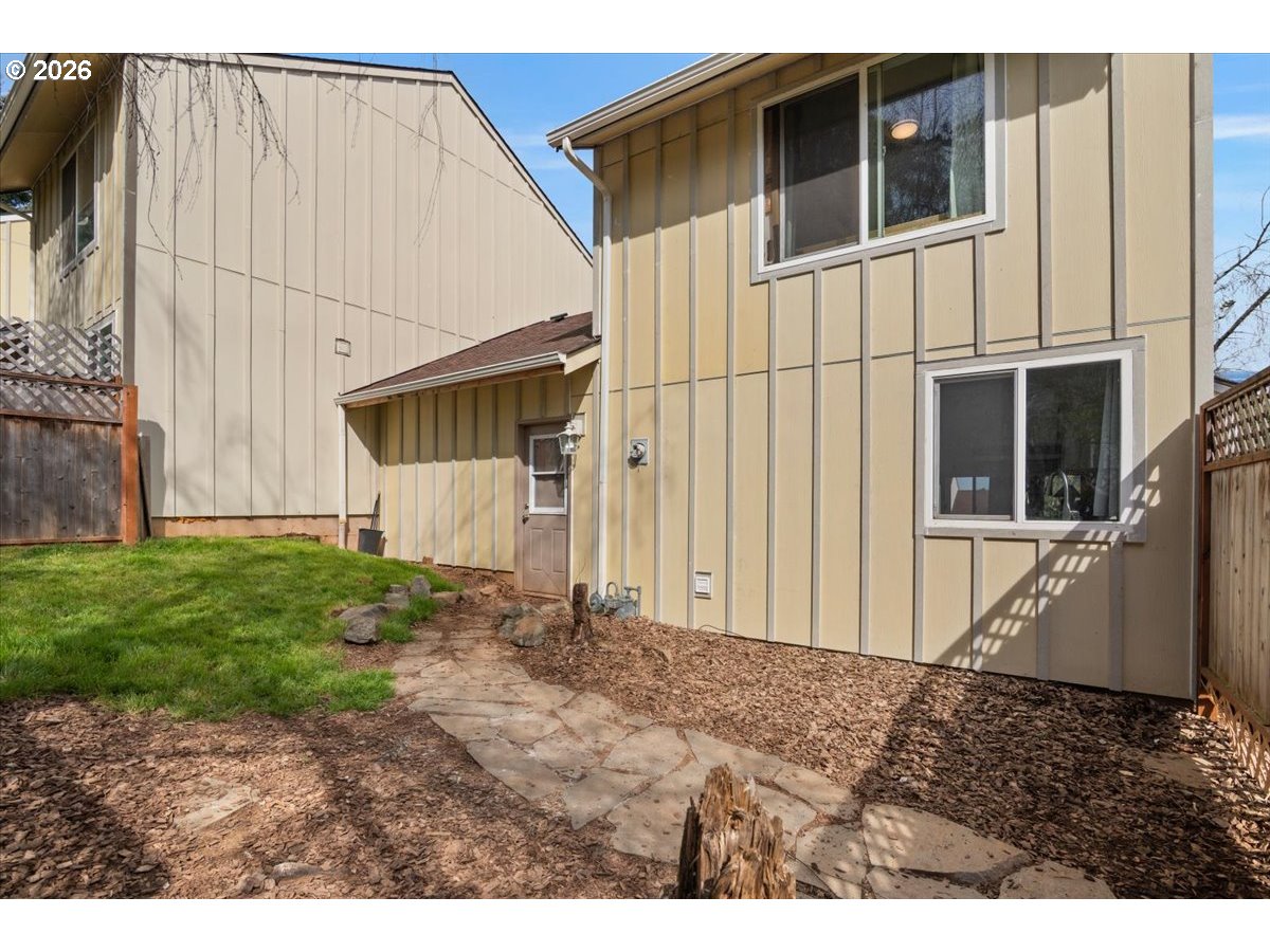 1450 SW BRIDLEWOOD DR 1