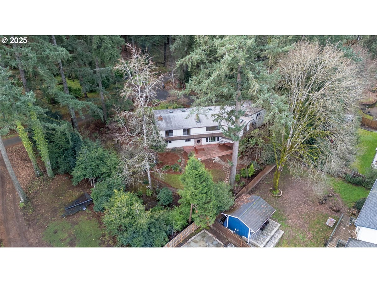2369 EMERALD DR
