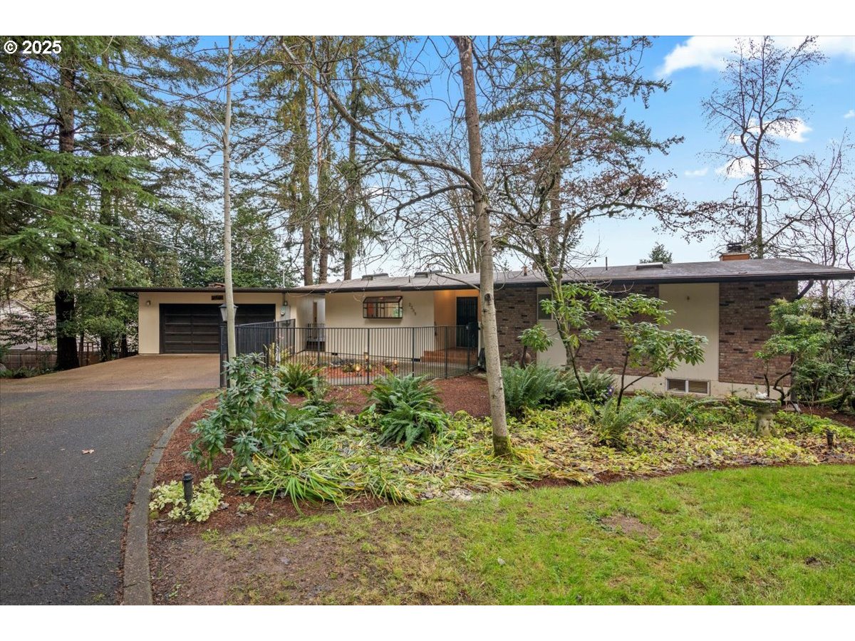 2369 EMERALD DR