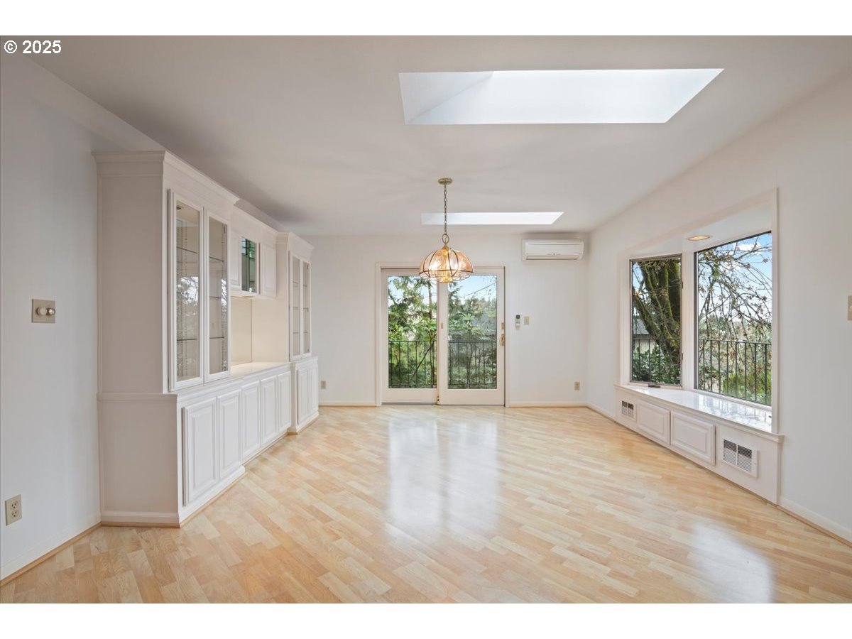 2369 EMERALD DR