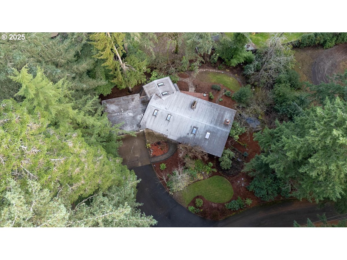 2369 EMERALD DR
