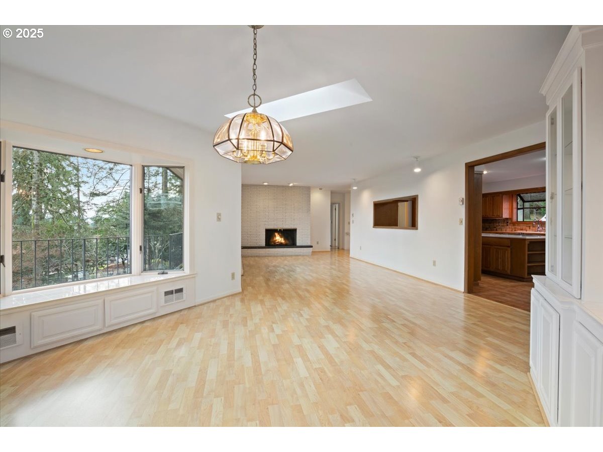 2369 EMERALD DR