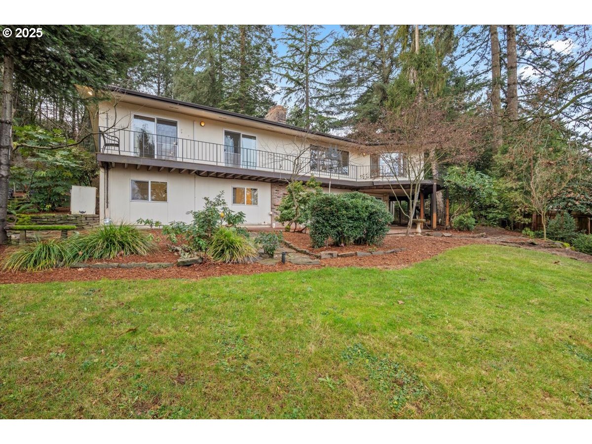 2369 EMERALD DR