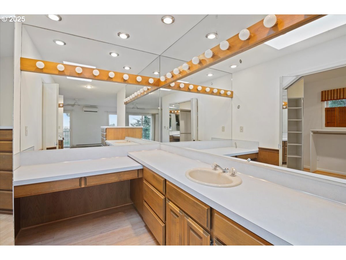 2369 EMERALD DR