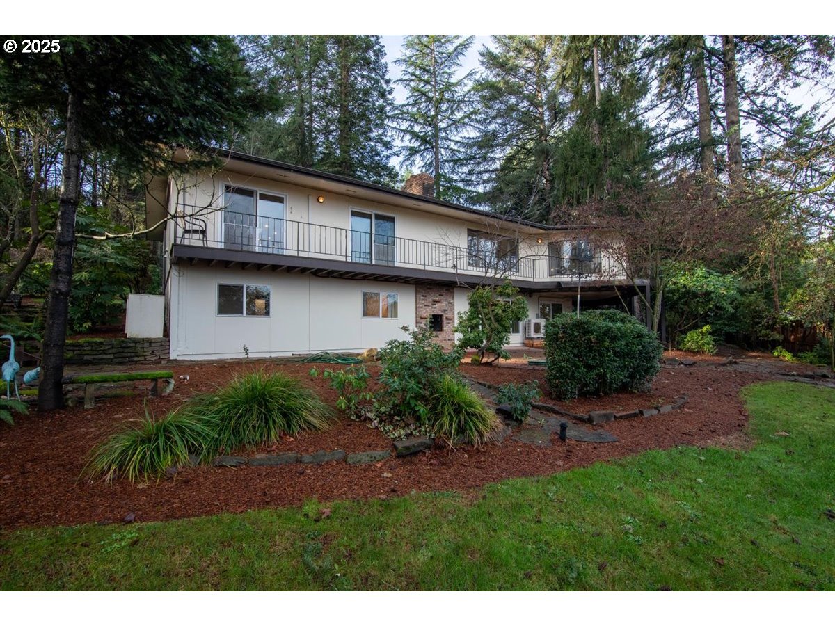 2369 EMERALD DR