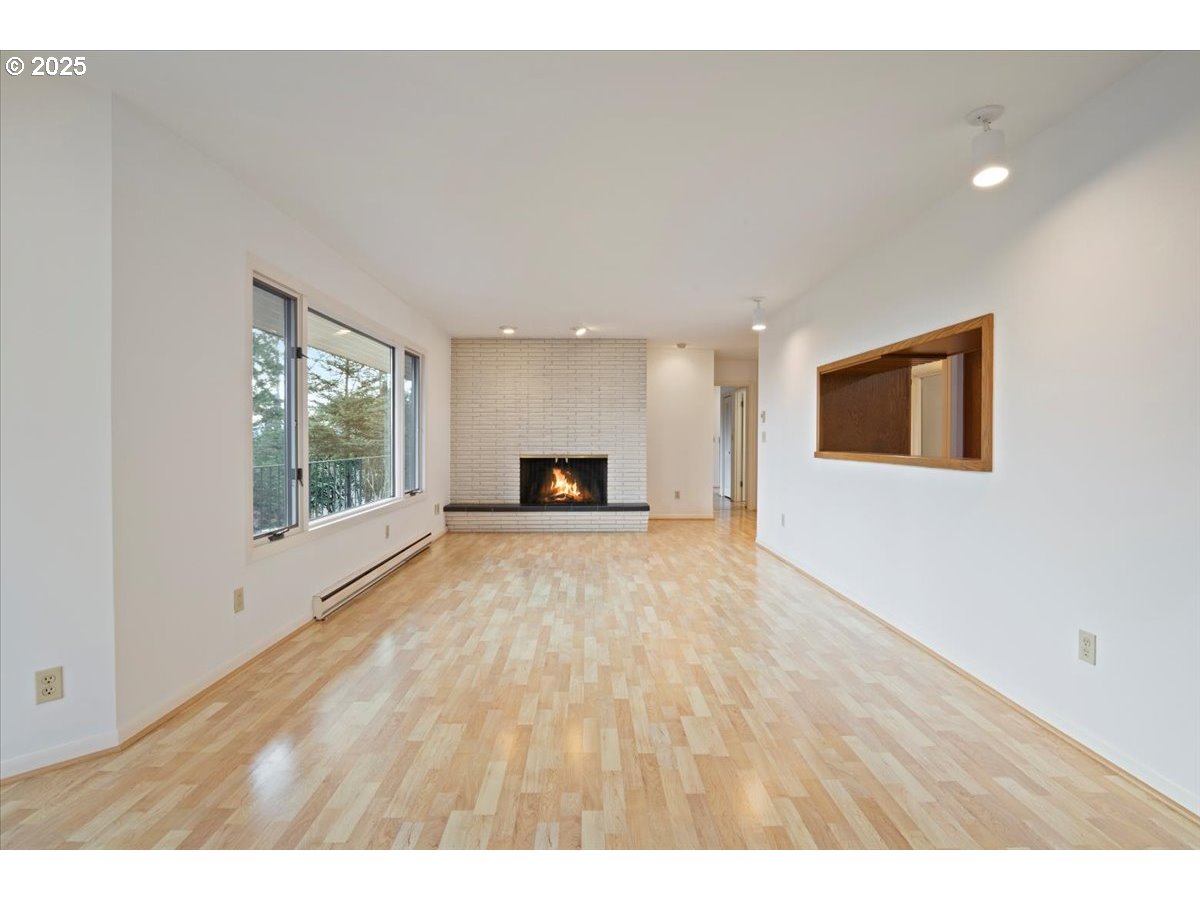 2369 EMERALD DR