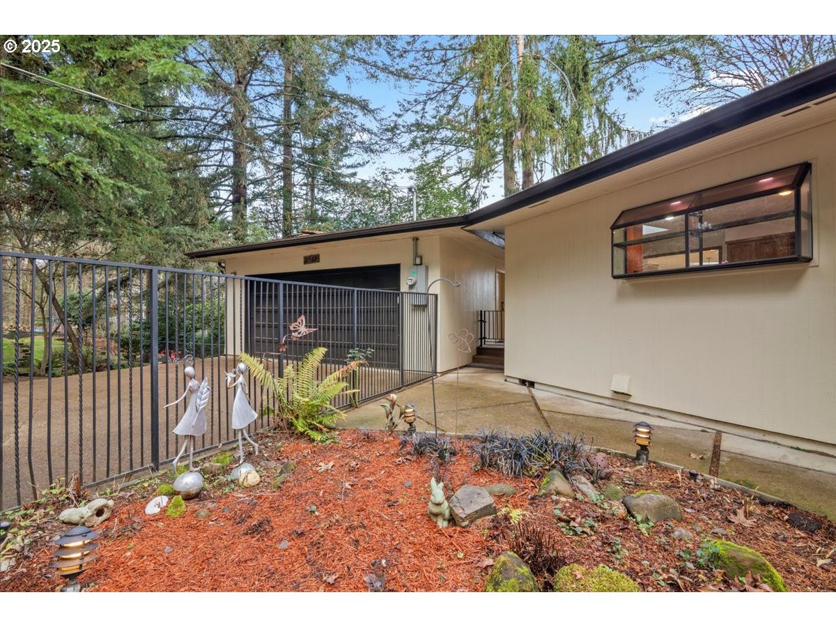 2369 EMERALD DR