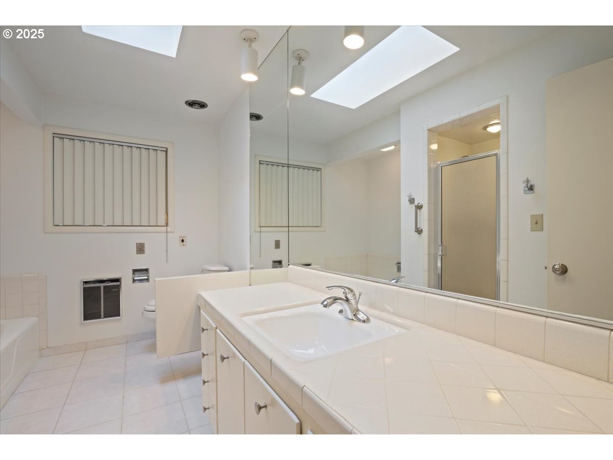 2369 EMERALD DR