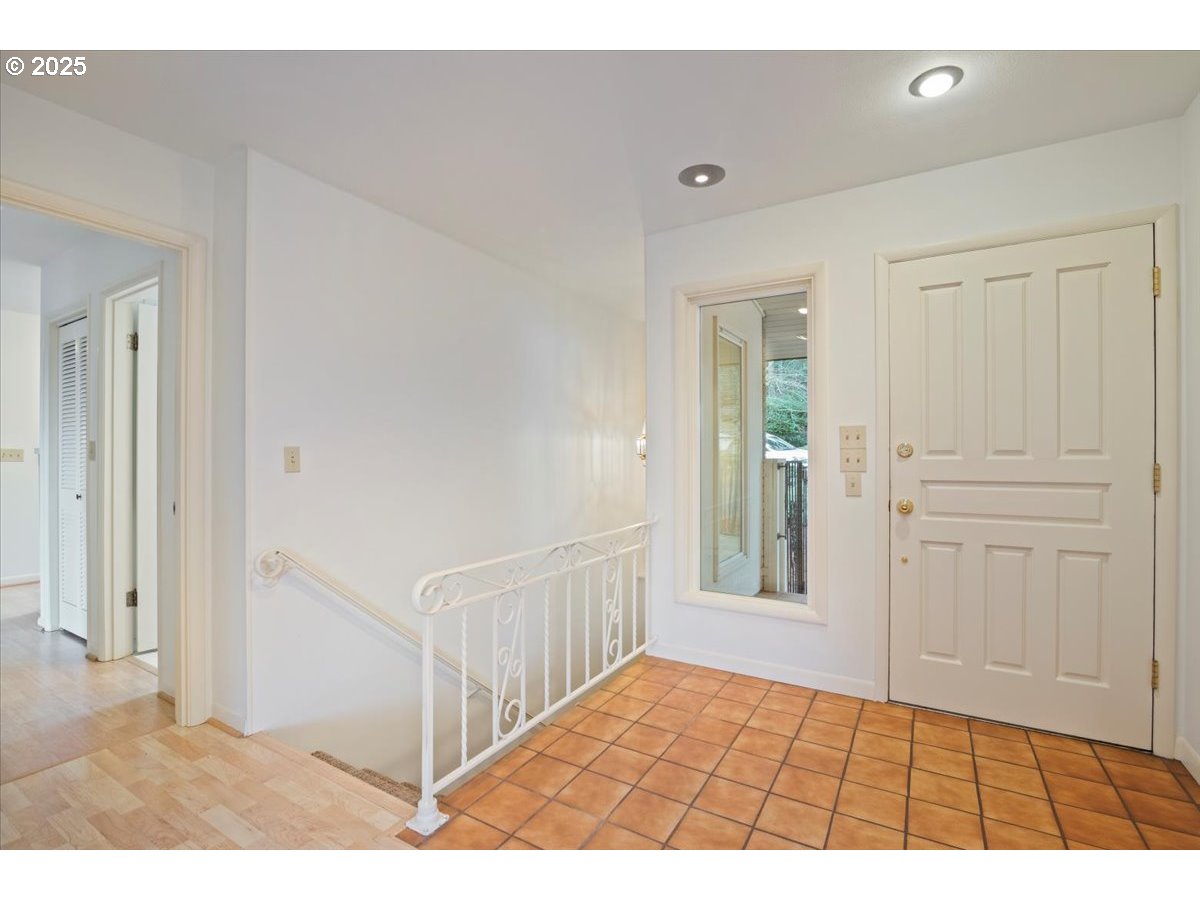 2369 EMERALD DR