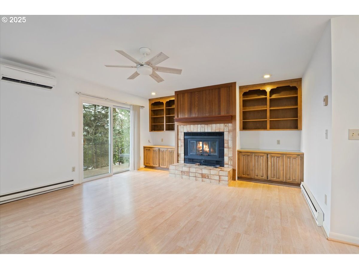 2369 EMERALD DR