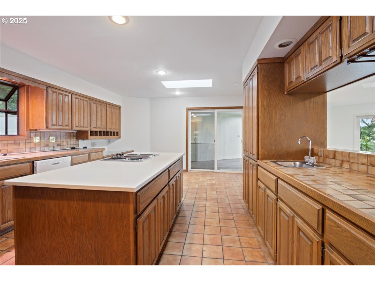 2369 EMERALD DR