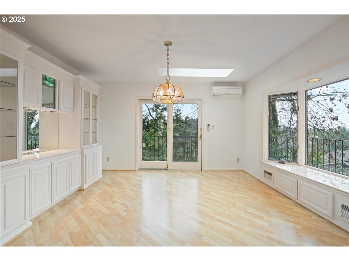 2369 EMERALD DR