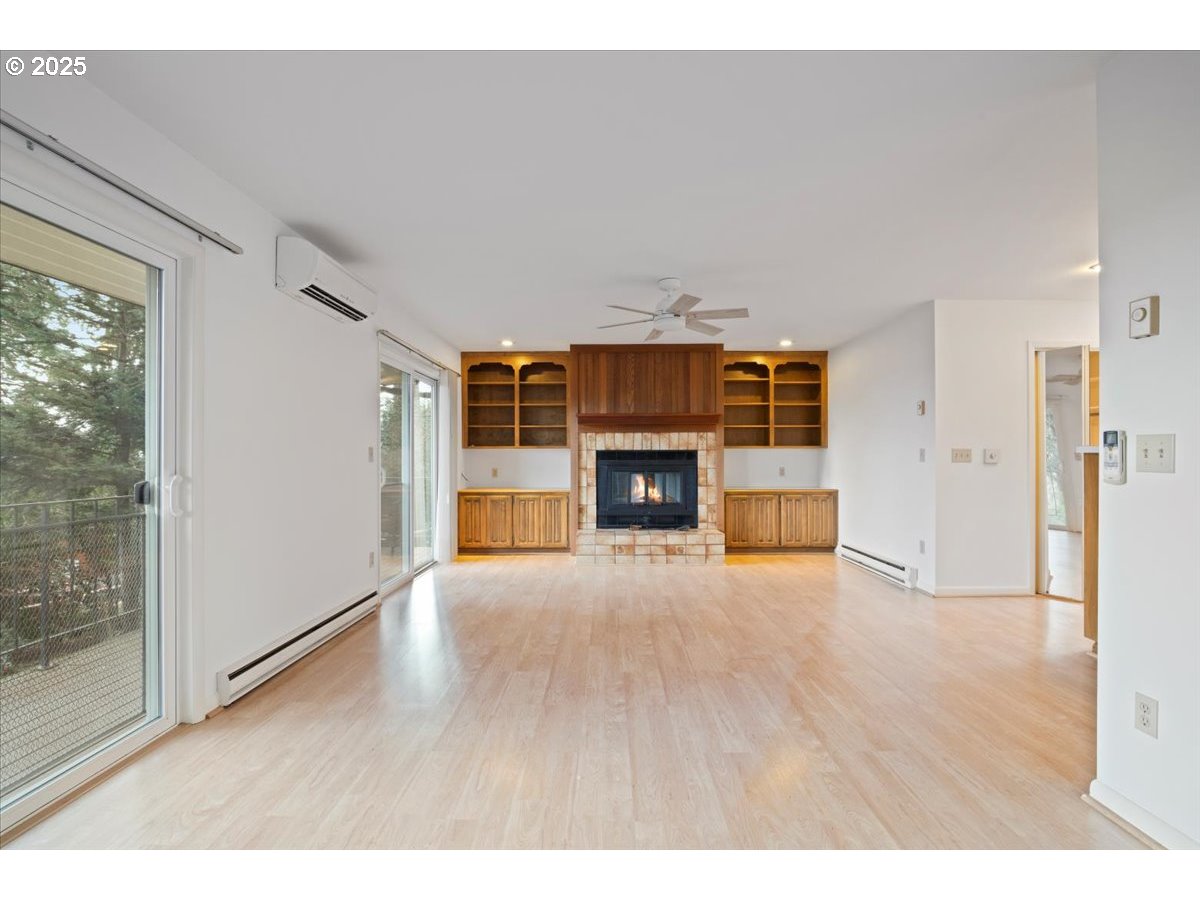 2369 EMERALD DR