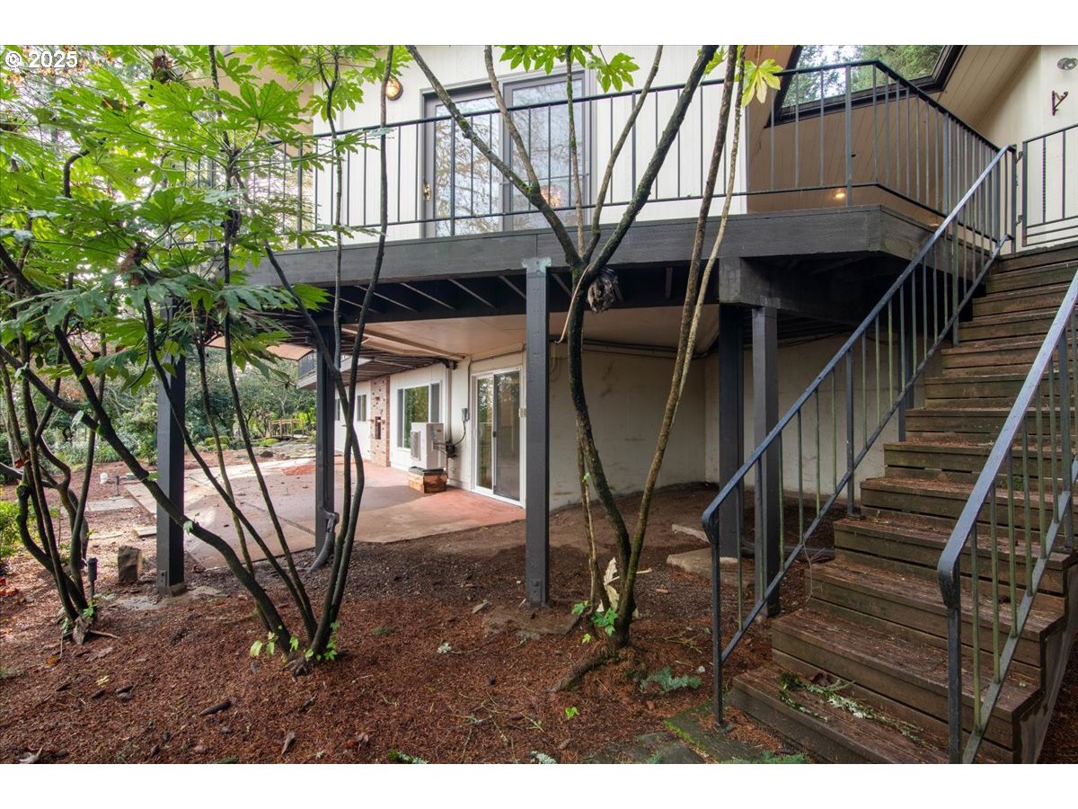 2369 EMERALD DR