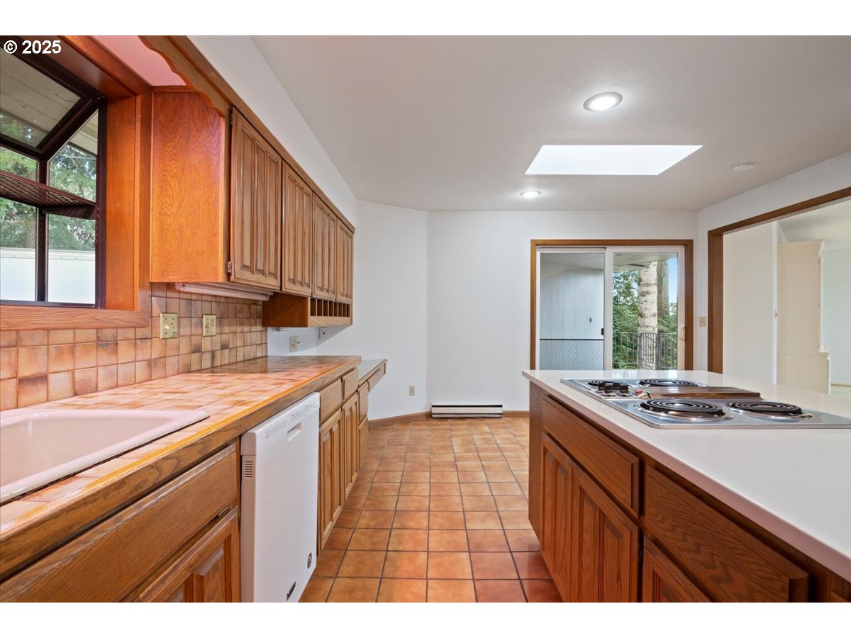 2369 EMERALD DR