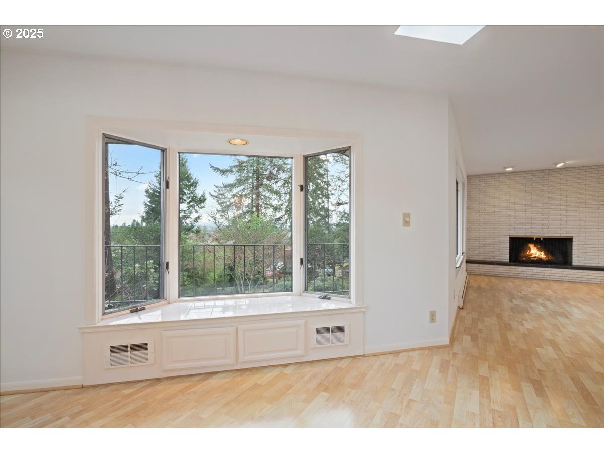 2369 EMERALD DR