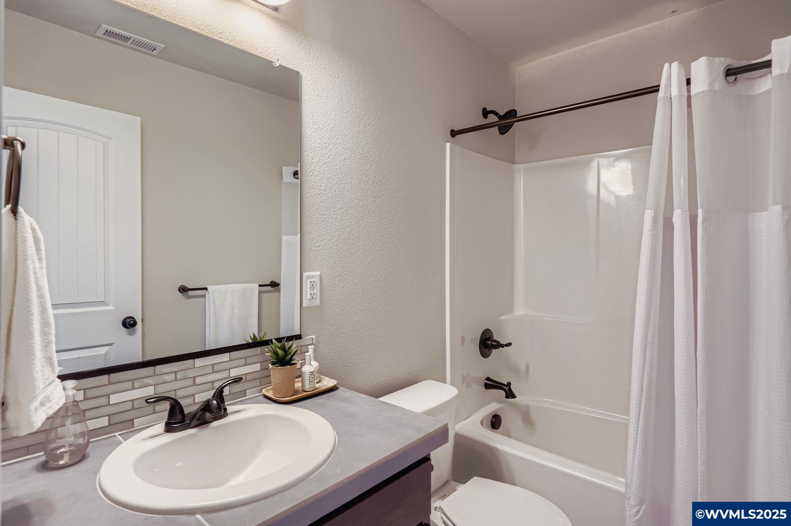 5585 Mountain Quail Dr