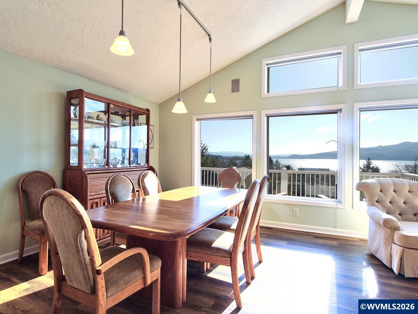 5185 Main St