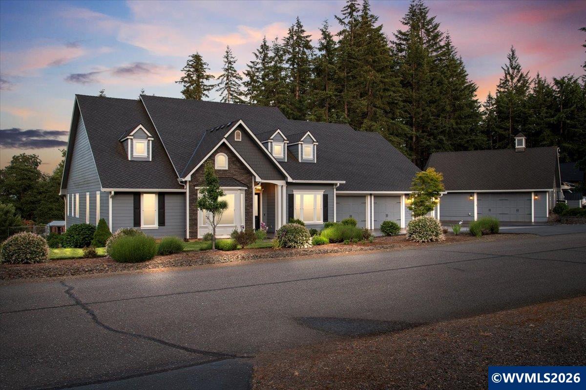 4398 Croisan Ridge Wy