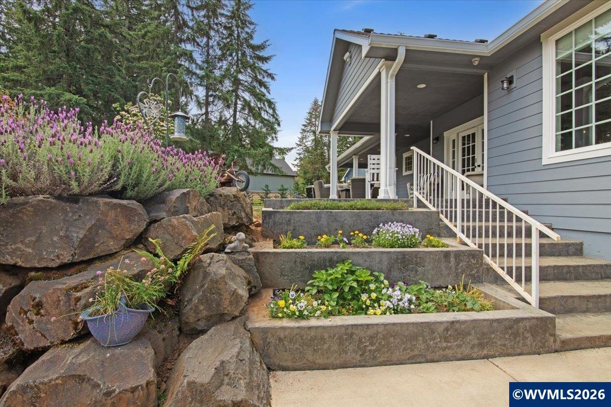 4398 Croisan Ridge Wy