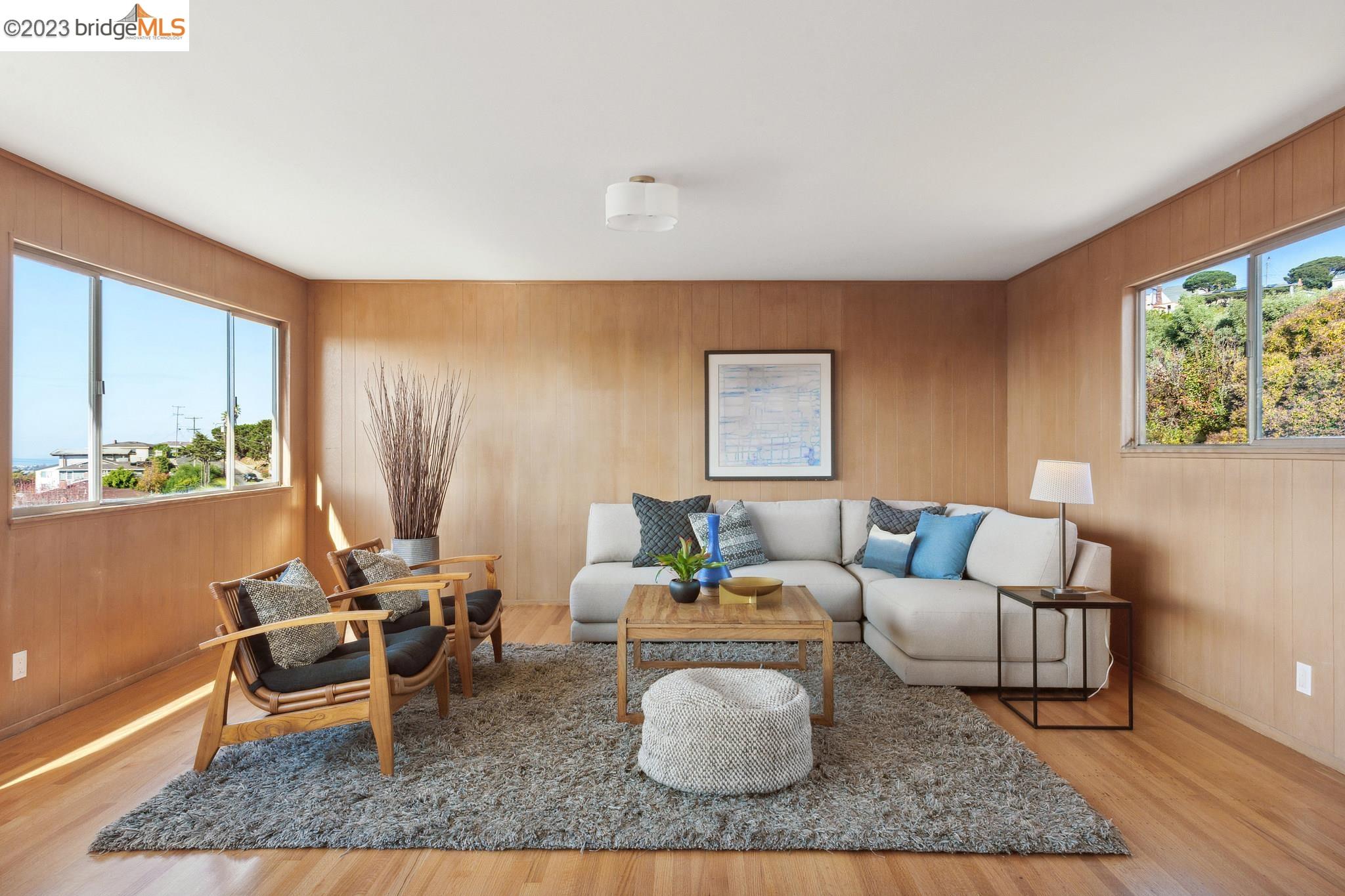 2322 Mira Vista Dr