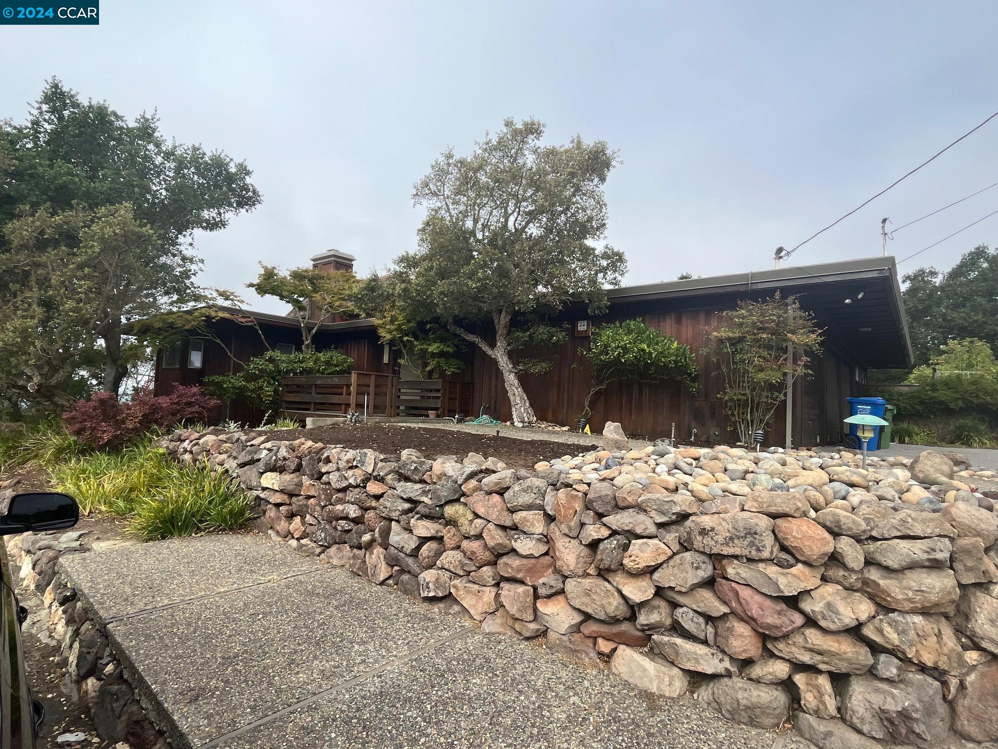 8413 Buckingham Dr