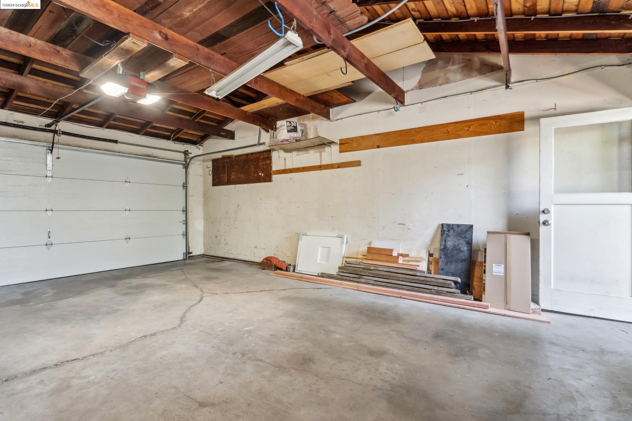 5457 Barrett Ave