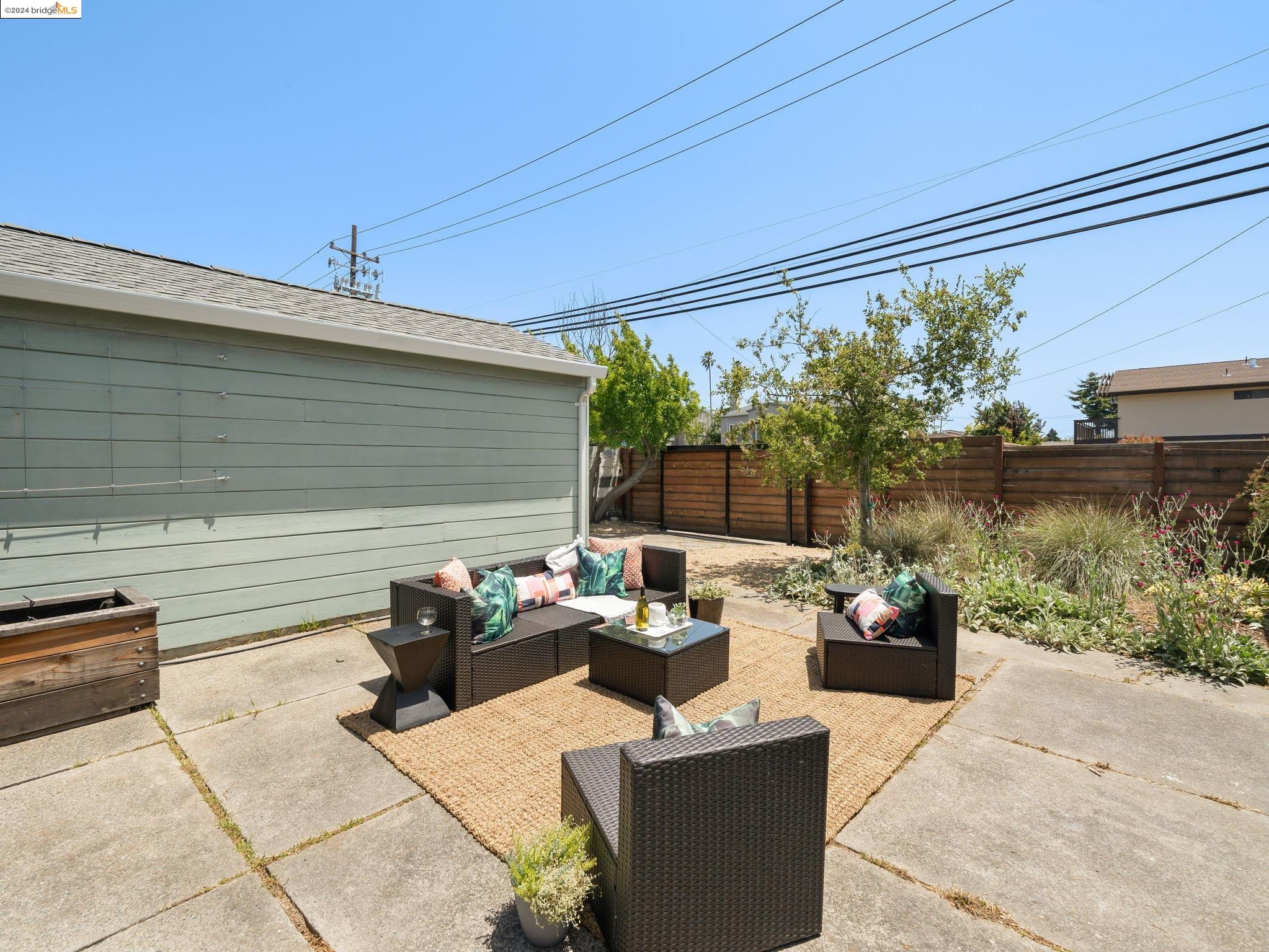 1602 Elm St