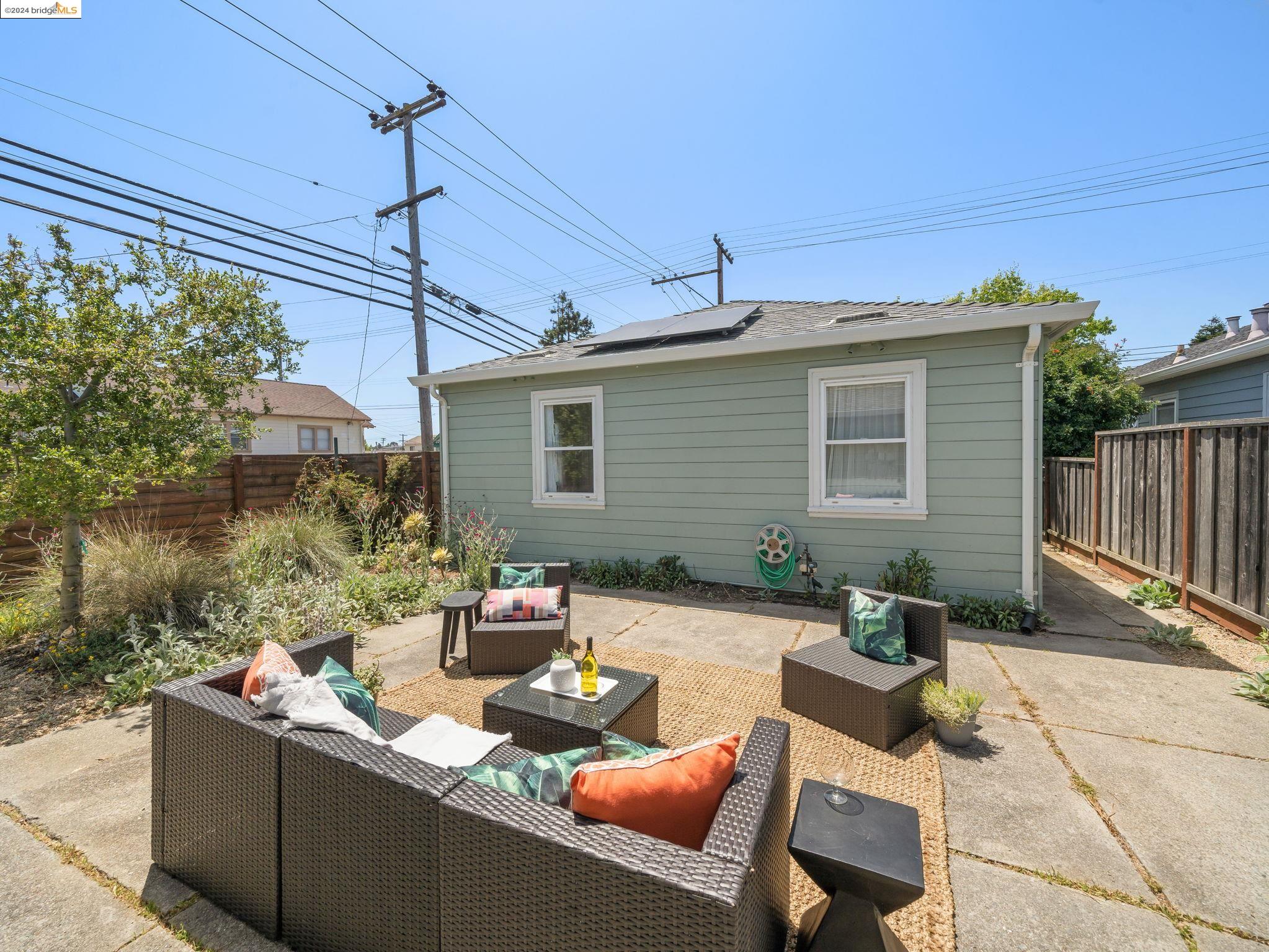 1602 Elm St