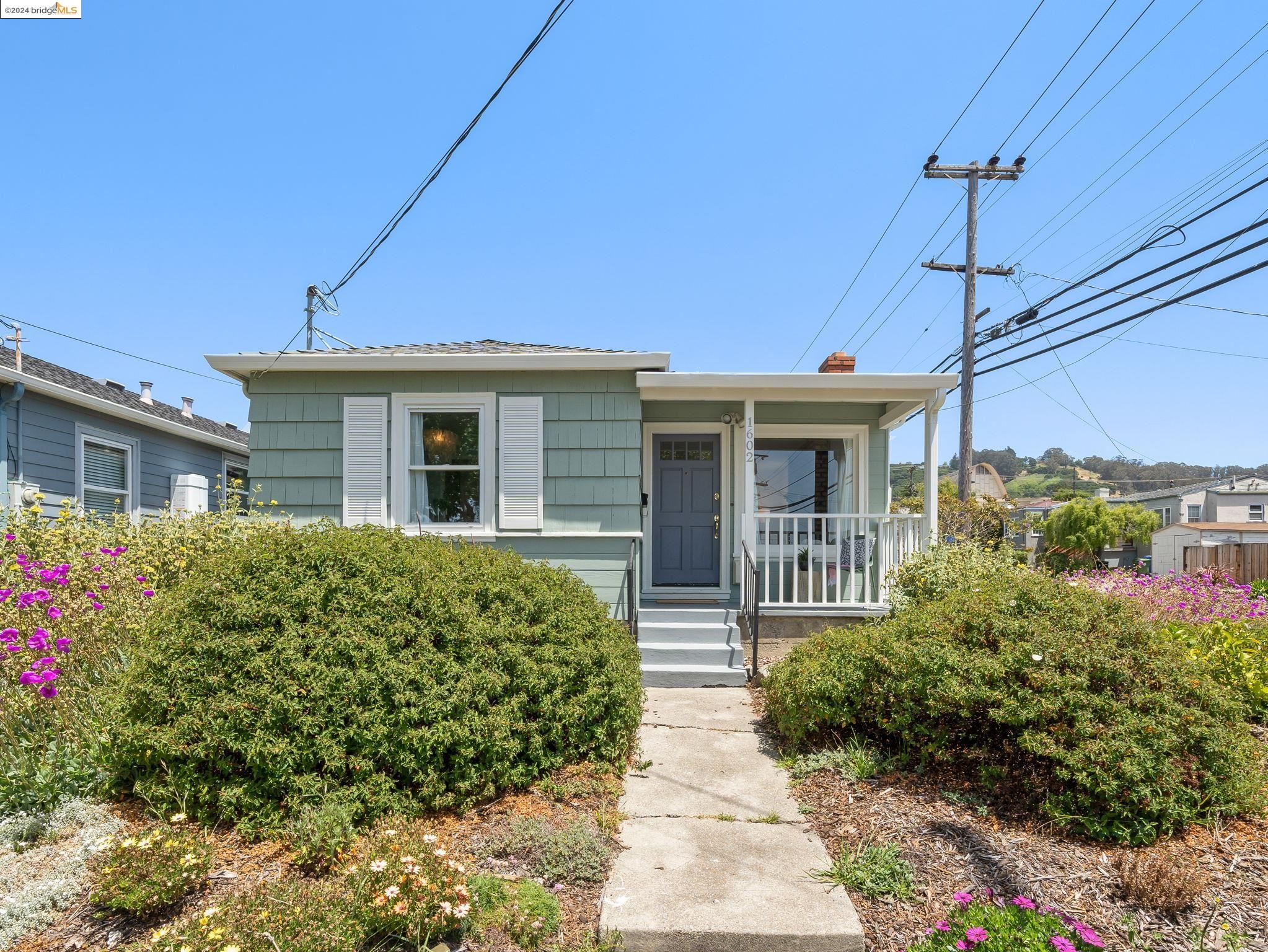 1602 Elm St