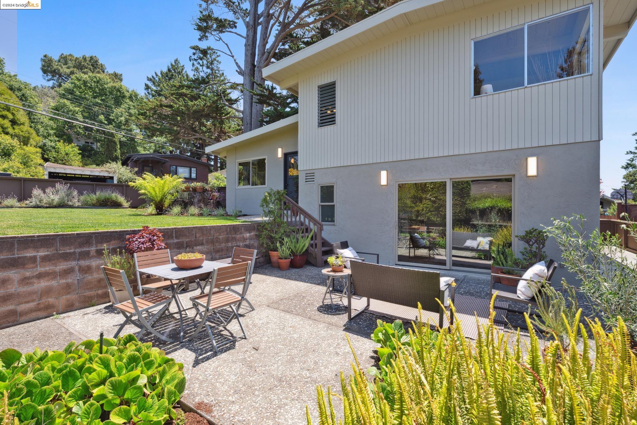 44 Beverly Rd