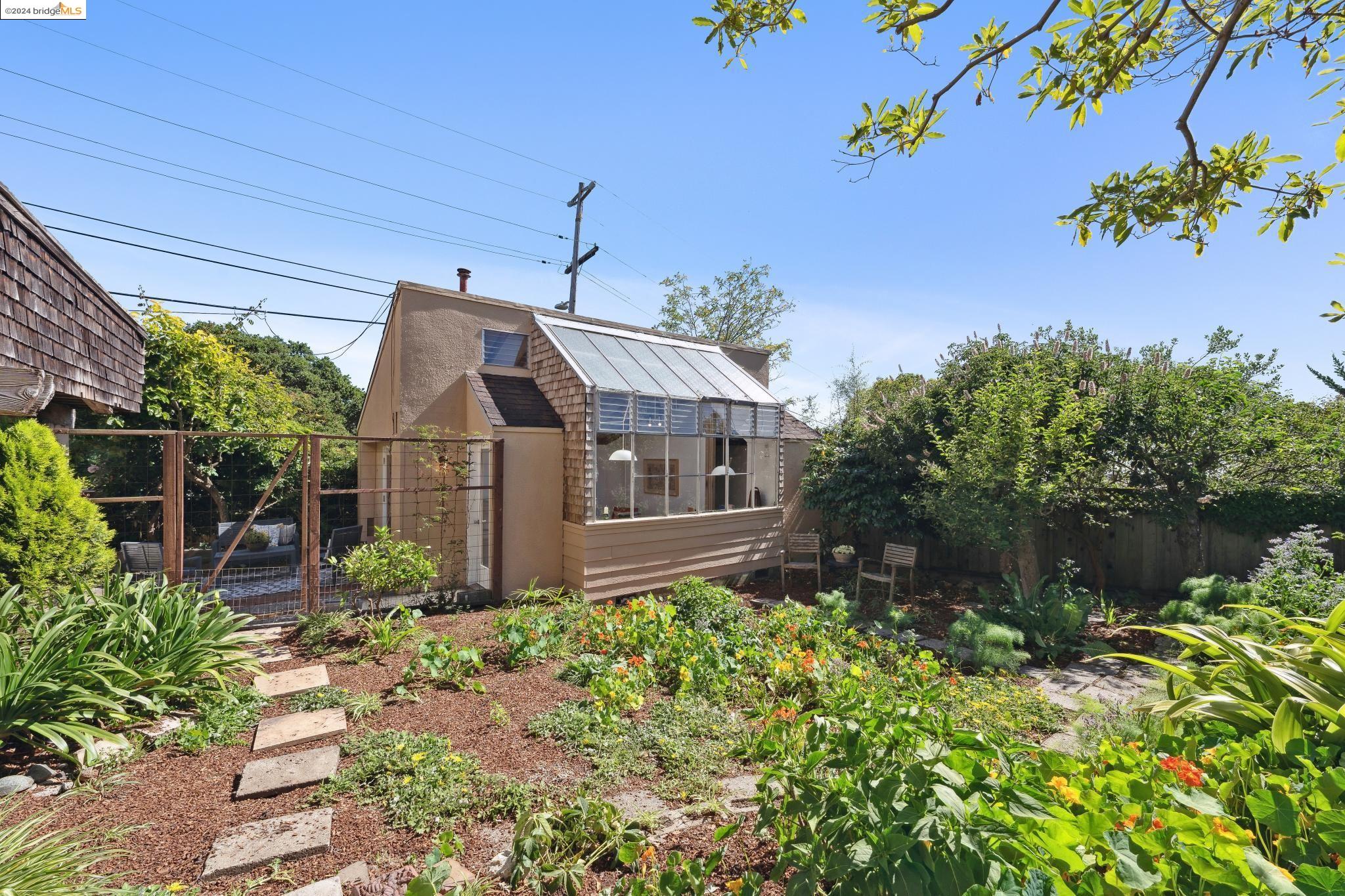 850 Mendocino Ave