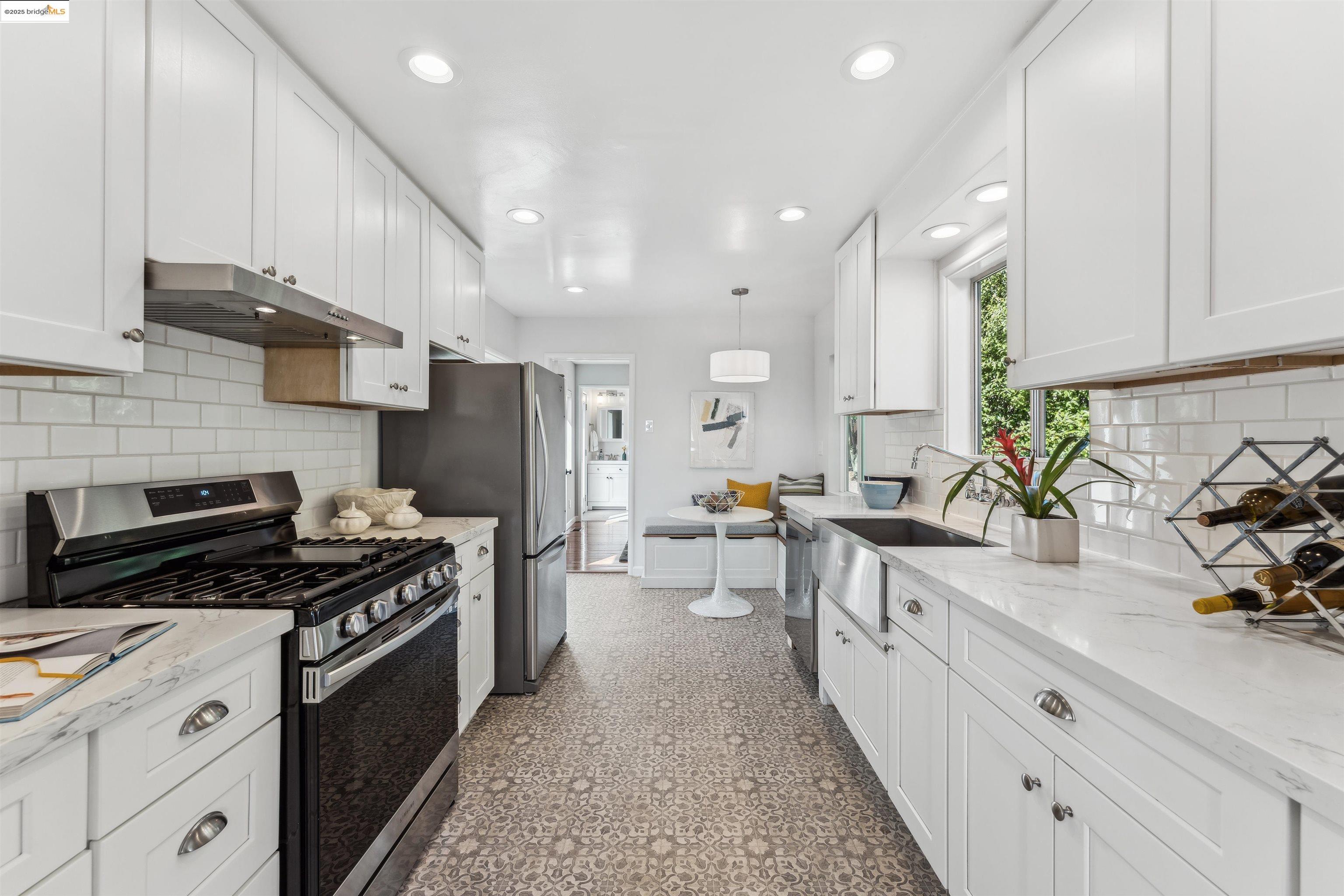 748 Colusa Ave