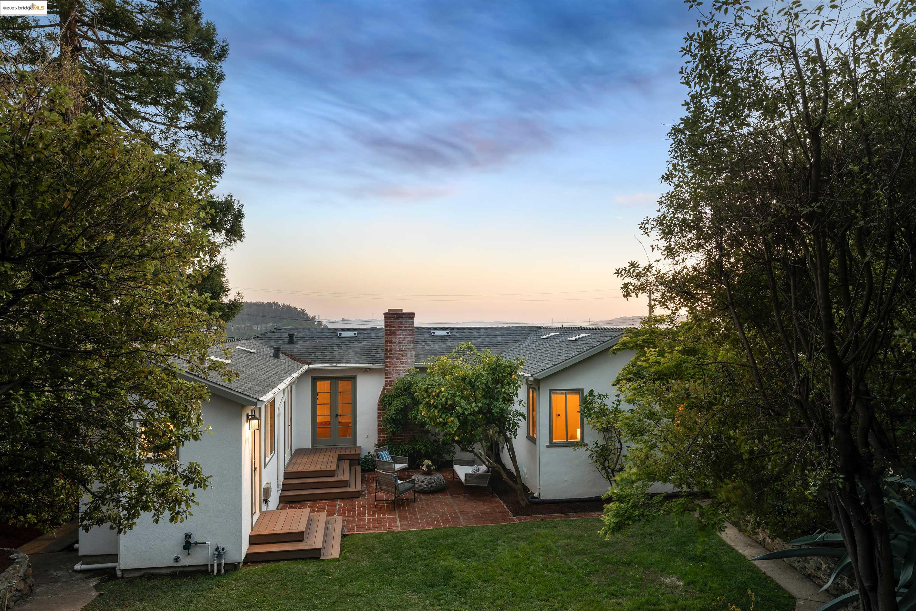 748 Colusa Ave