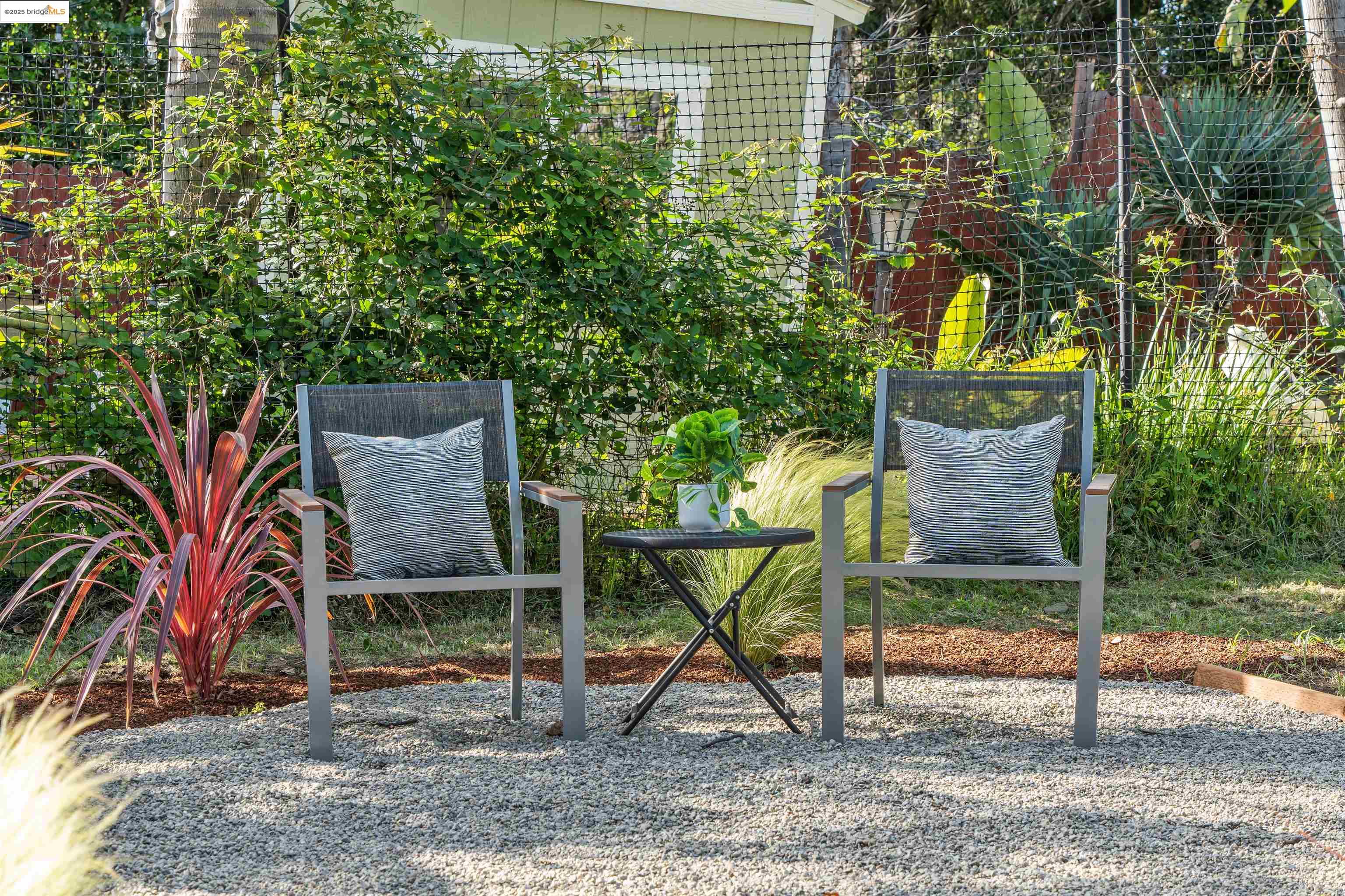 748 Colusa Ave