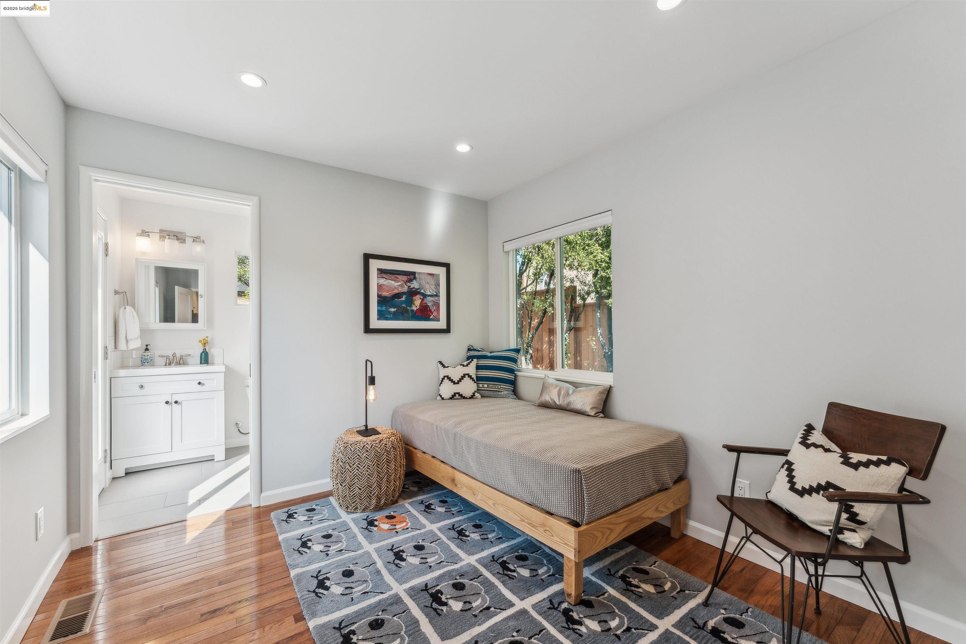 748 Colusa Ave