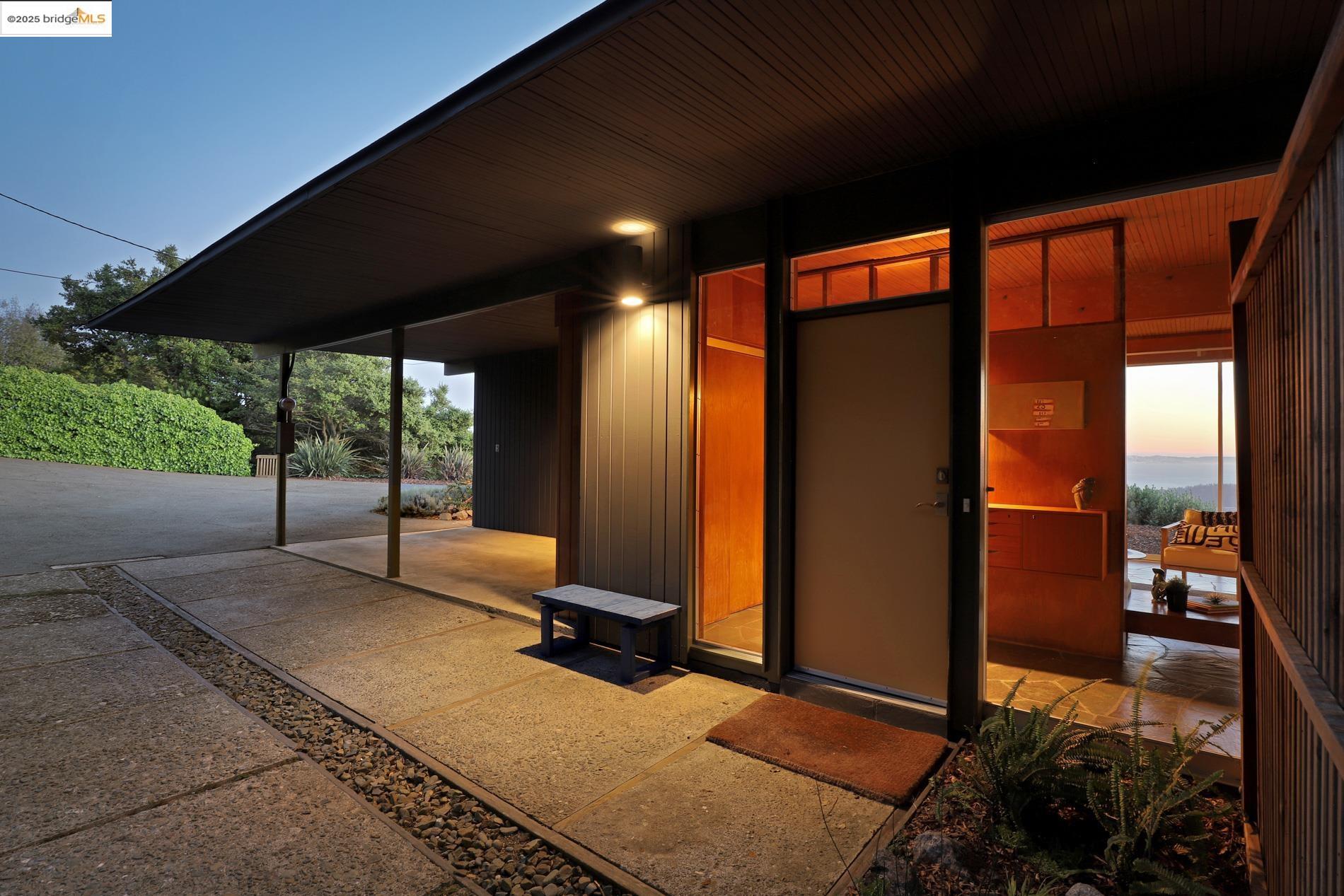 1 Dewey Rd, Kensington