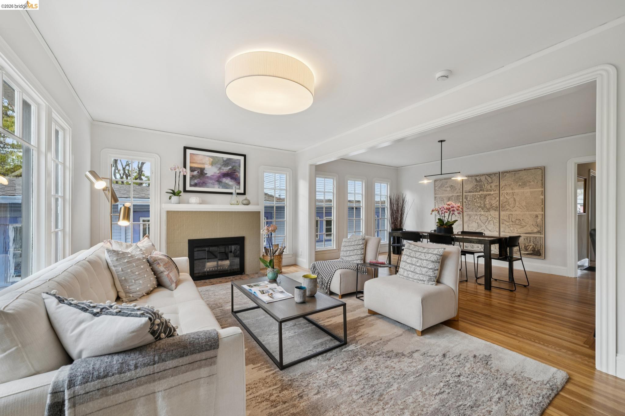 1563 Thousand Oaks Blvd