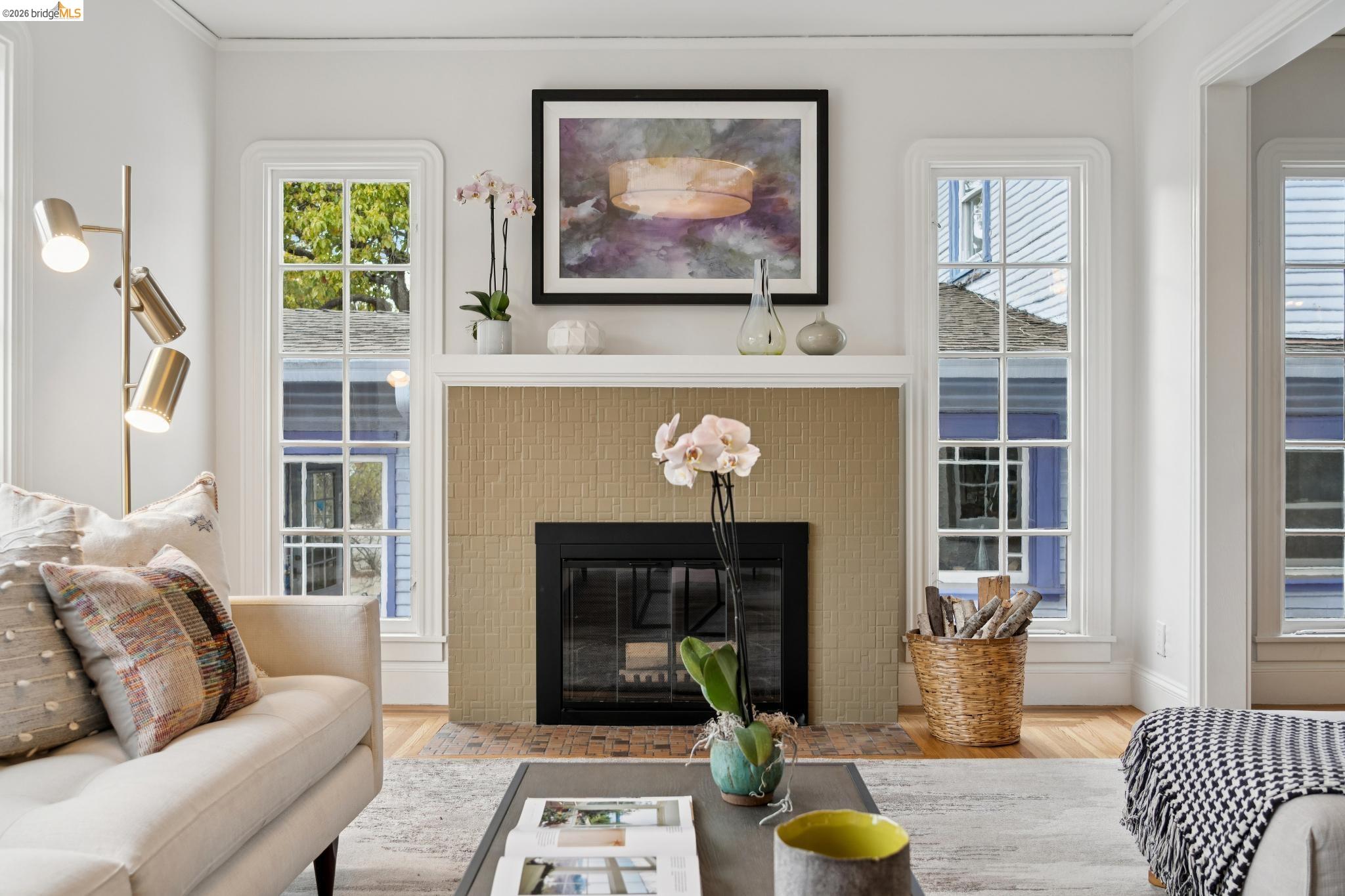 1563 Thousand Oaks Blvd