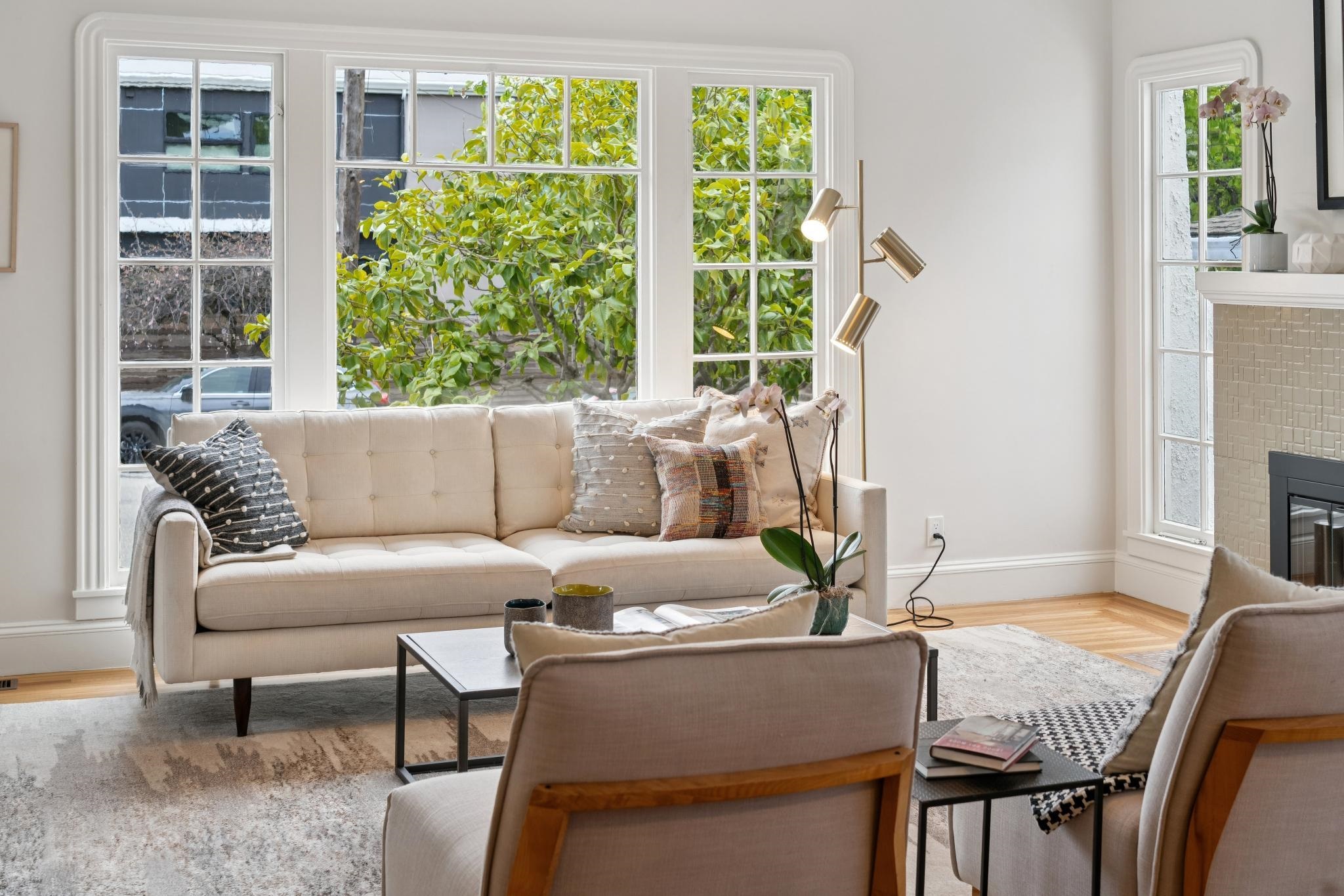 1563 Thousand Oaks Blvd