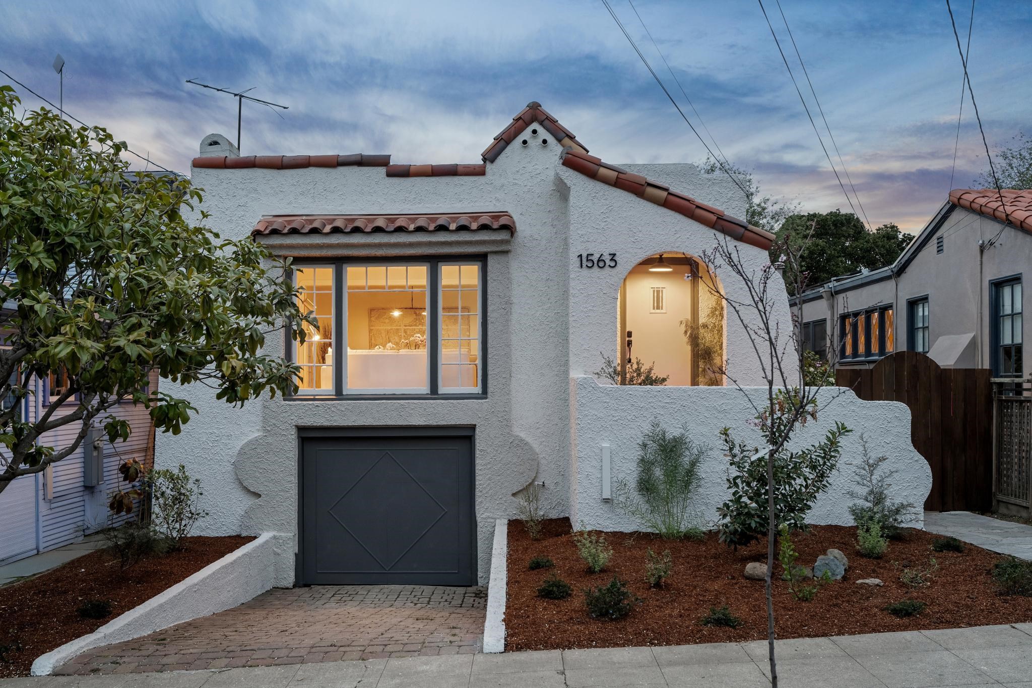 1563 Thousand Oaks Blvd