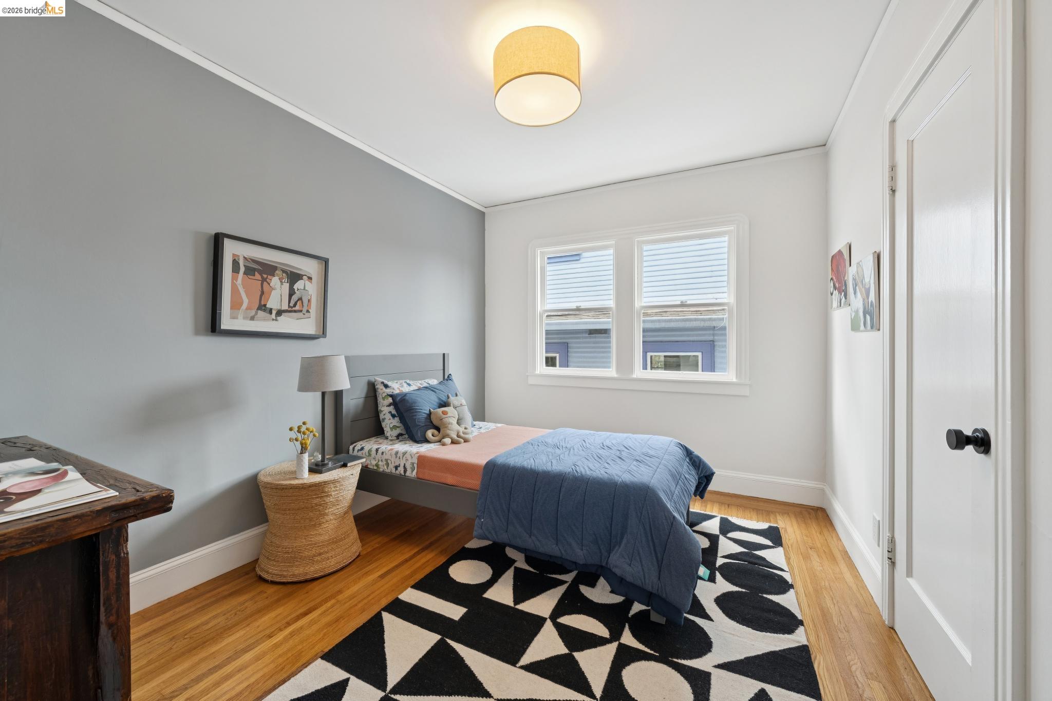 1563 Thousand Oaks Blvd