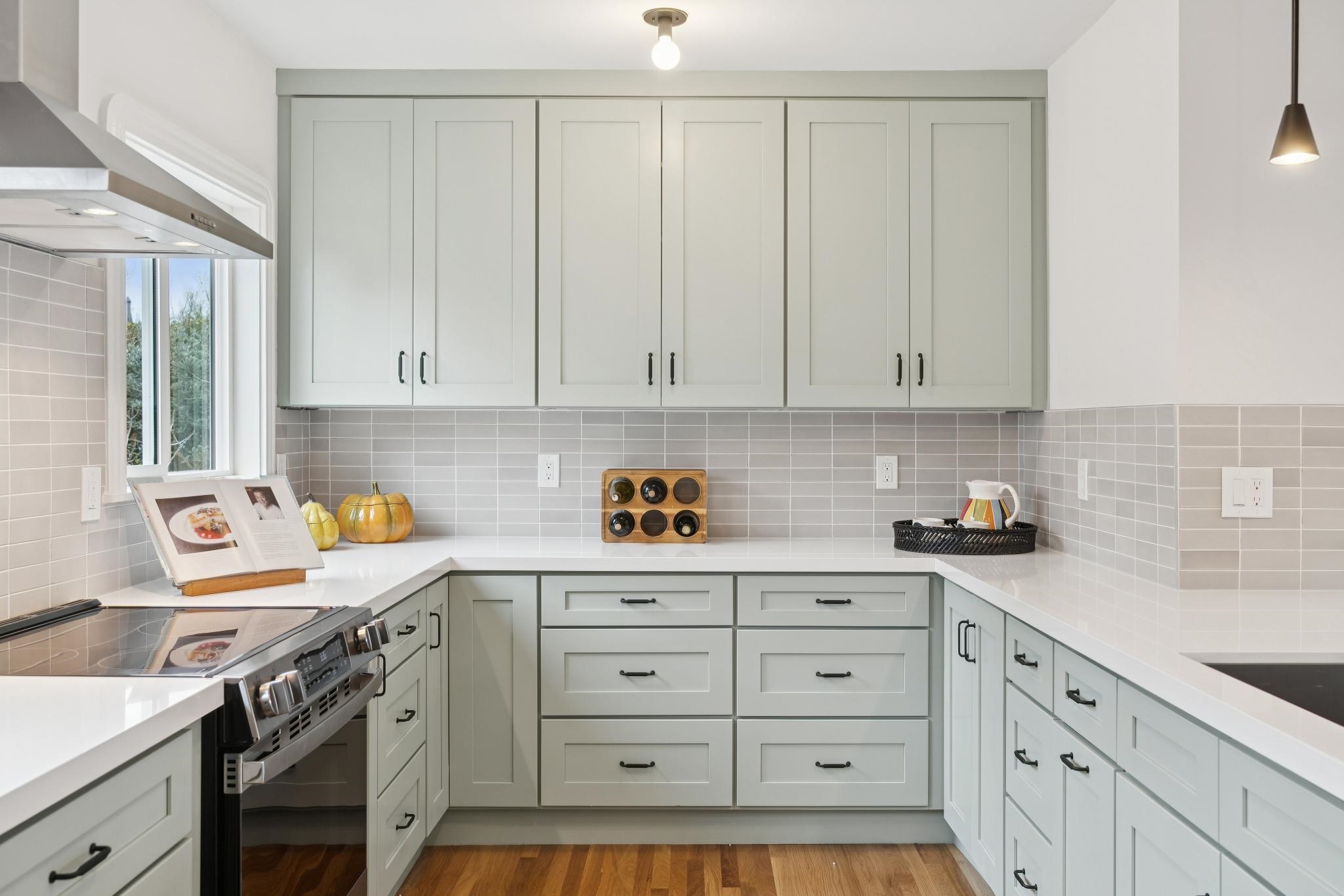 1563 Thousand Oaks Blvd