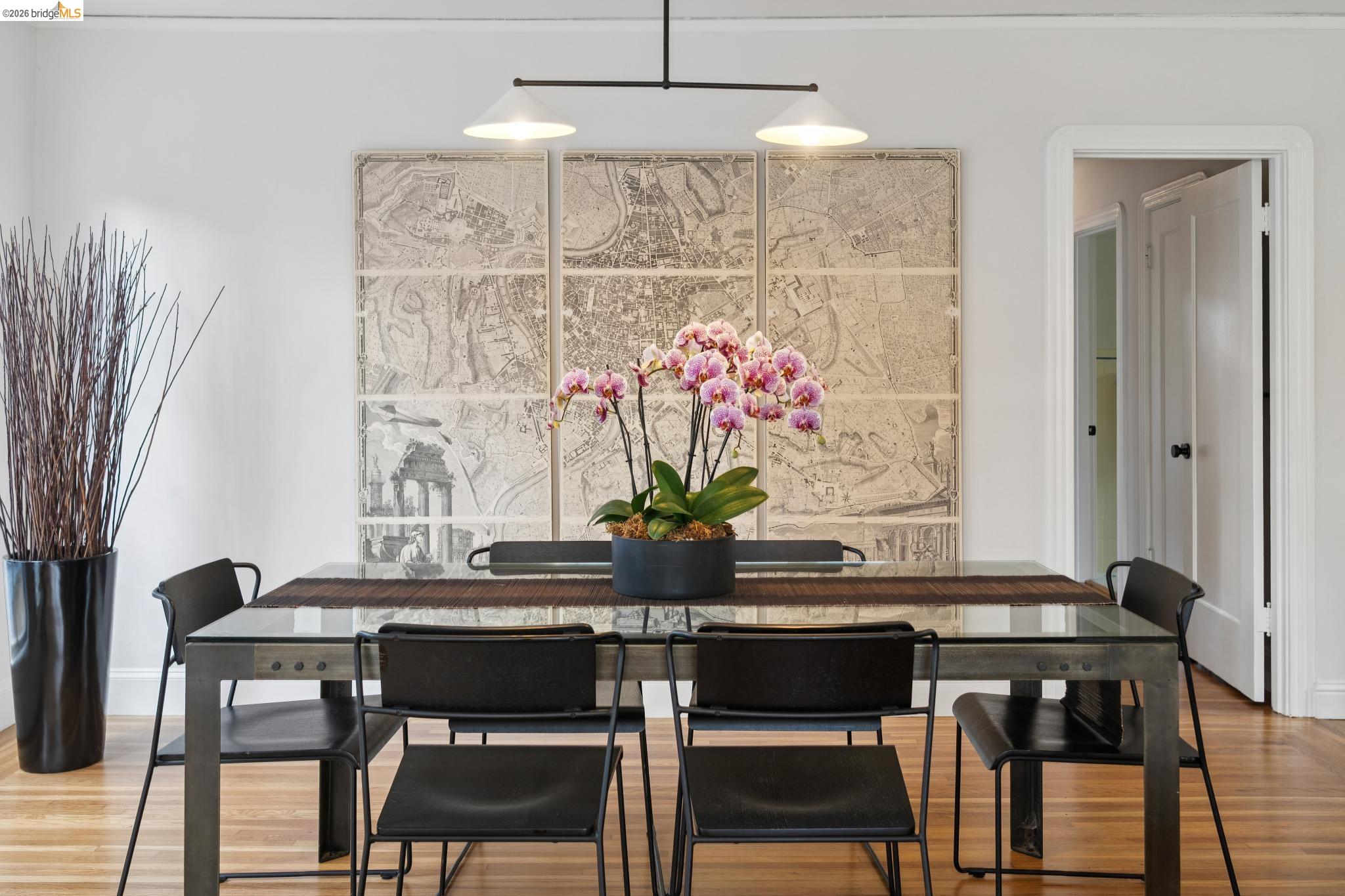 1563 Thousand Oaks Blvd