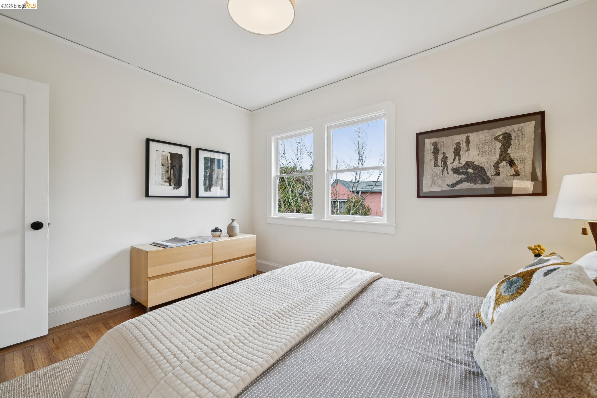 1563 Thousand Oaks Blvd