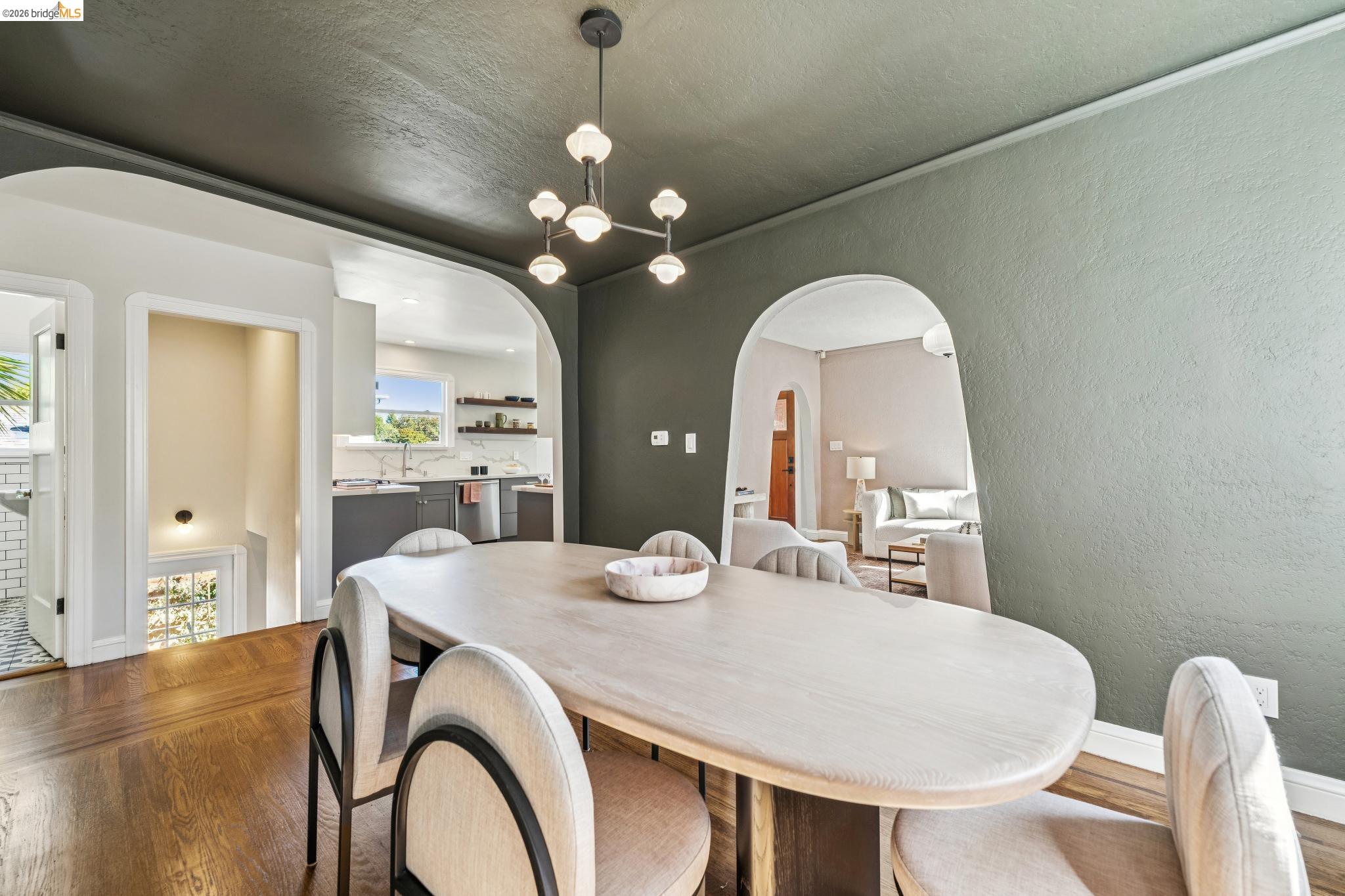 420 Avon St
